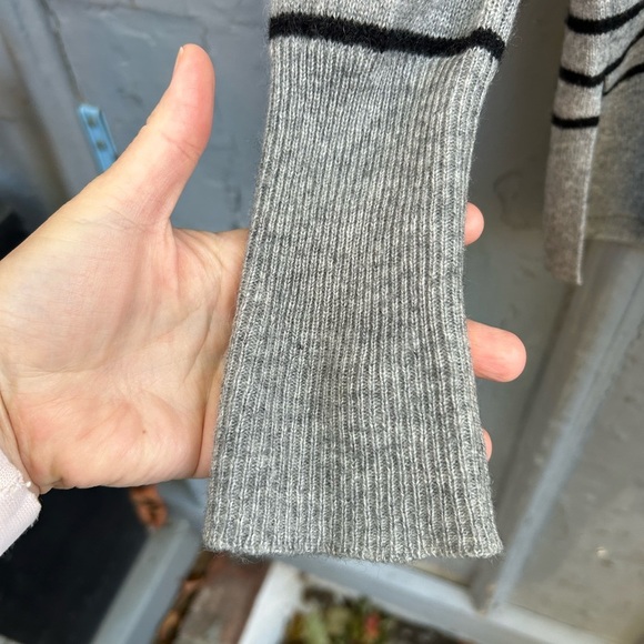 Halogen grey striped 100% cashmere sweater, size Xs - Picture 6 of 9